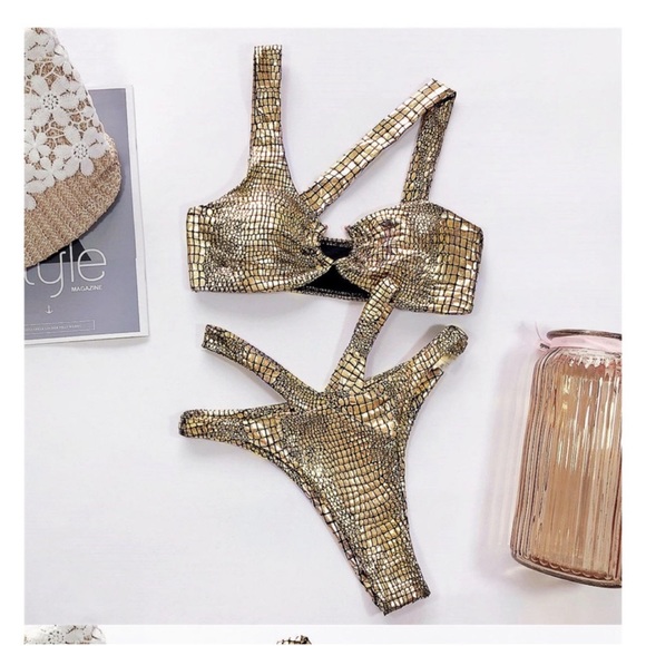 4 Swimsuits set - Picture 9 of 13